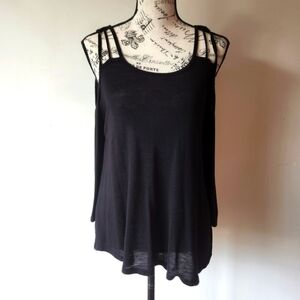 Open shoulder 3/4 sleeve top